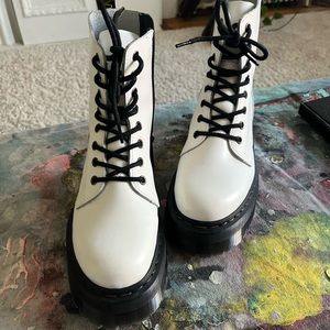 Jadon platform doc martens. Smooth white leather. Size womens 7 / 38